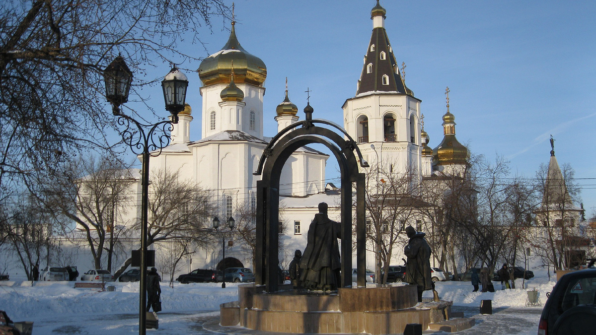 Церковь апостолов Петра и Павла в Калиниском районе. Авторство: Дмитрий Кошелев. Собственная работа, CC BY-SA 3.0, https://commons.wikimedia.org/w/index.php?curid=23989937