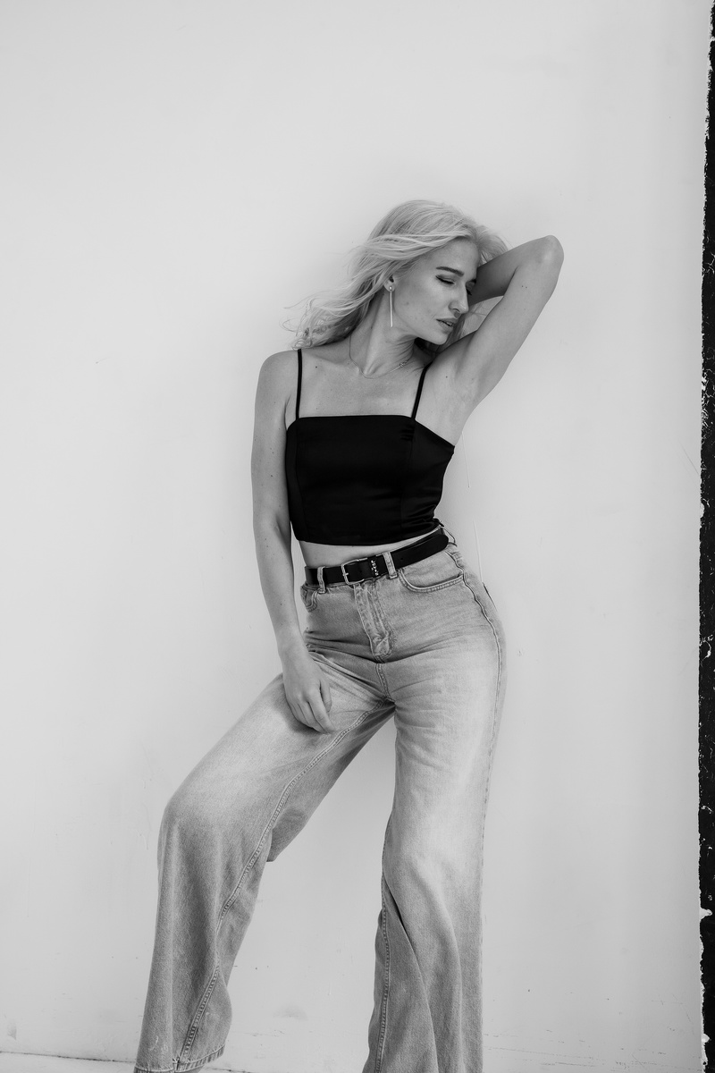 Фото с занятий в школе раскрепощения