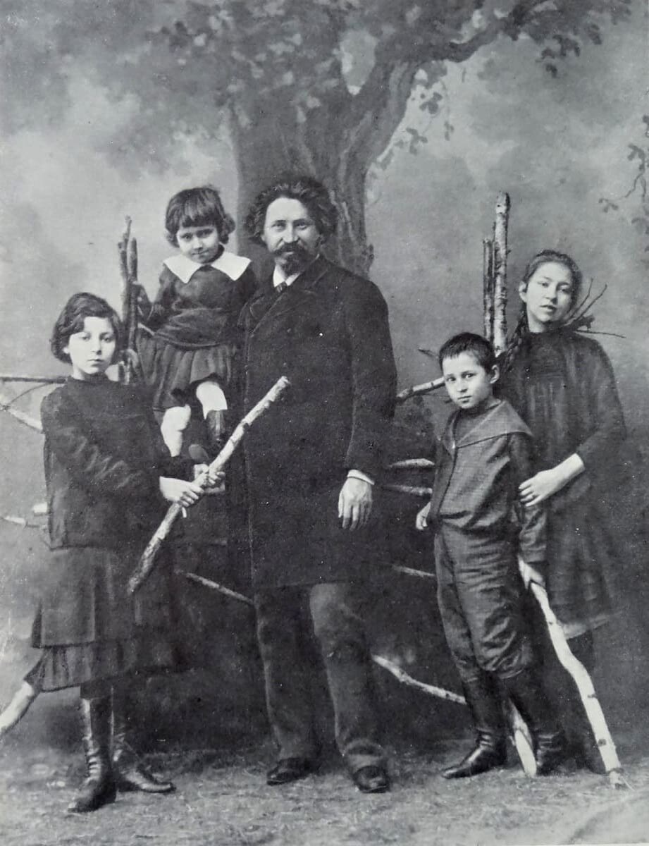 Все четверо детей Ильи Репина родились в браке с Верой Шевцовой.