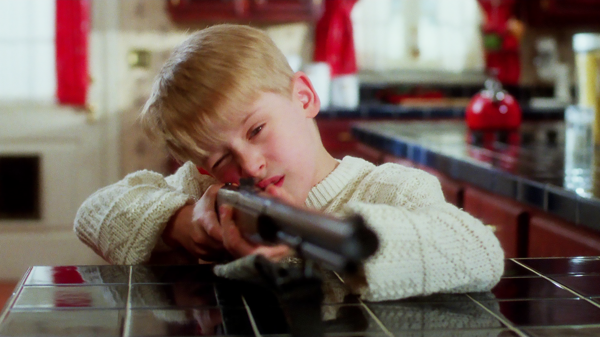 Кадр из фильма "Один дома" (Home Alone - 1990)