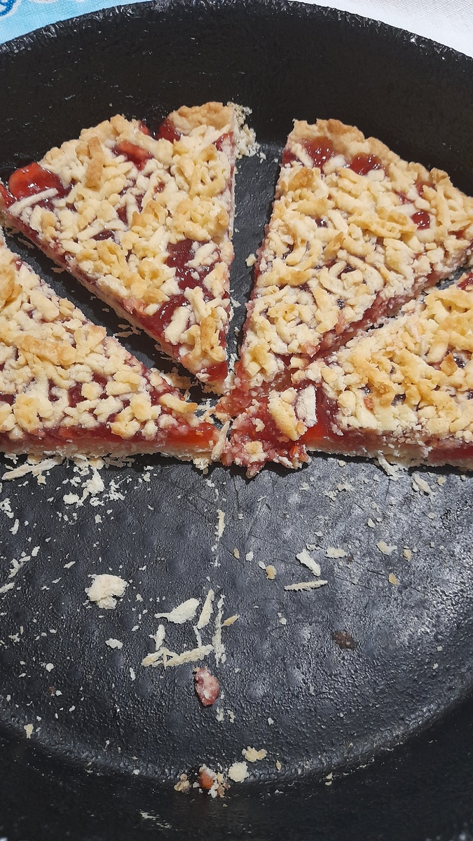 Пирог с джемом