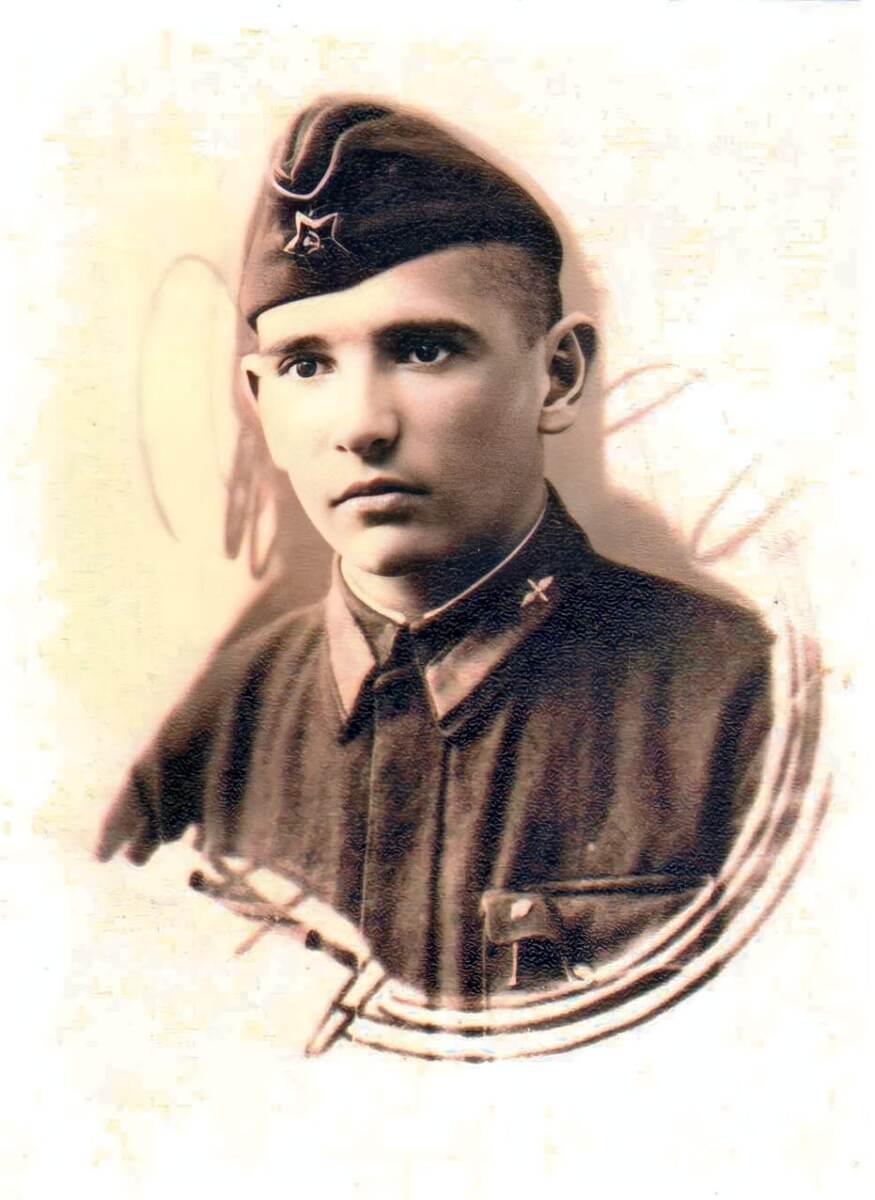 Младший лейтенант Переведенцев Виктор Никифорович