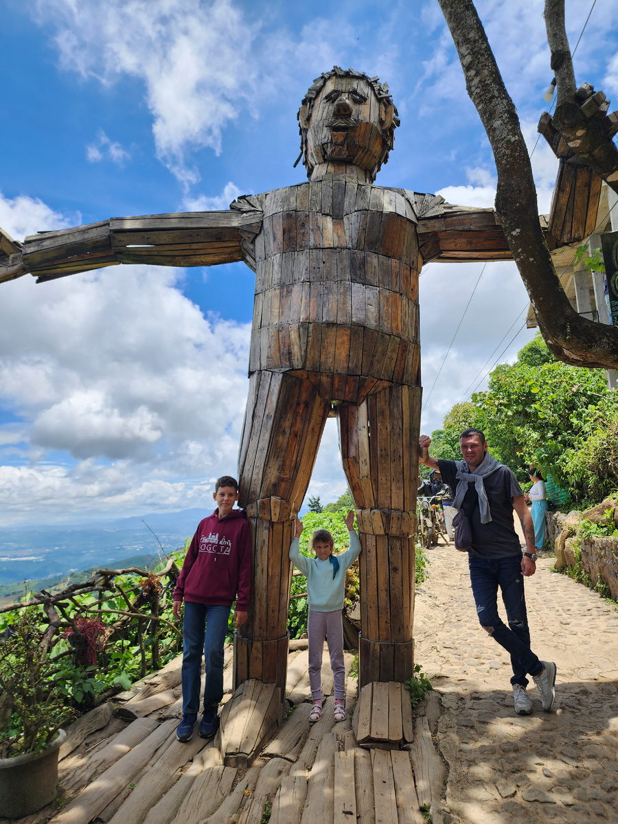 Вход в парк Альтамира, Антигуа, Гватемала