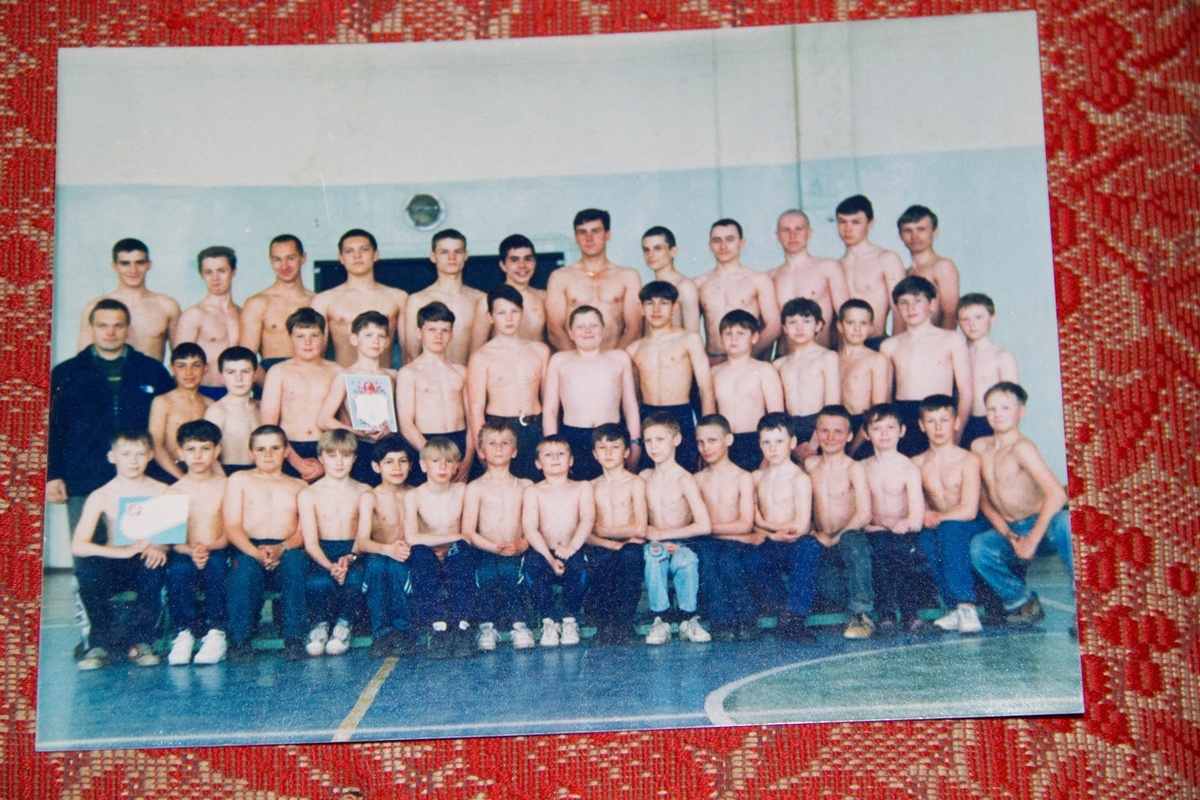 Первый год моих тренировок в школе вольной борьбы Шанс. Мне всего 11 лет 1999 год