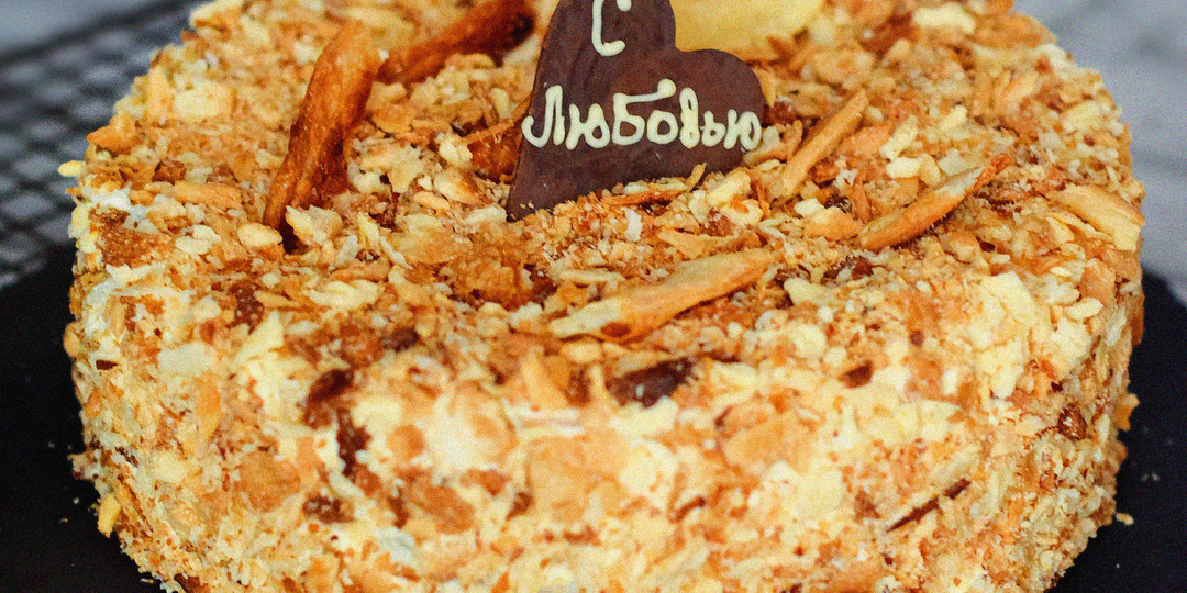 Хрустящий торт "Наполеон" с масляным кремом: лучший рецепт