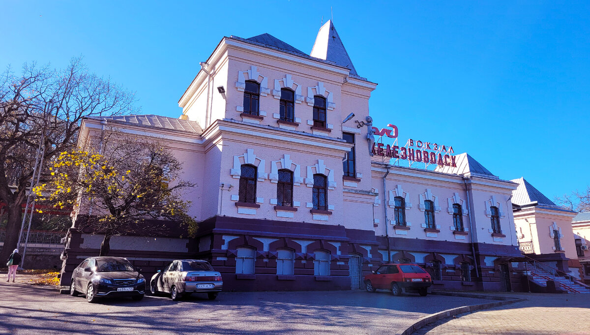 Разделение земельного участка. Участок прямоугольной формы огородили забором. Участок по два раза. Участок на ул. Участок по два раза.