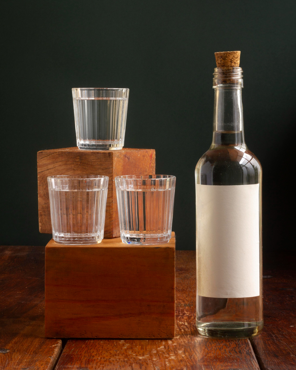 https://ru.freepik.com/free-photo/delicious-mezcal-beverage-assortment_15035553.htm#fromView=search&page=1&position=15&uuid=3f8cfb94-5607-44f3-b046-bf0709a390f9&query=%D0%BC%D1%83%D0%B7%D0%B5%D0%B9+%D0%B2%D0%BE%D0%B4%D0%BA%D0%B8