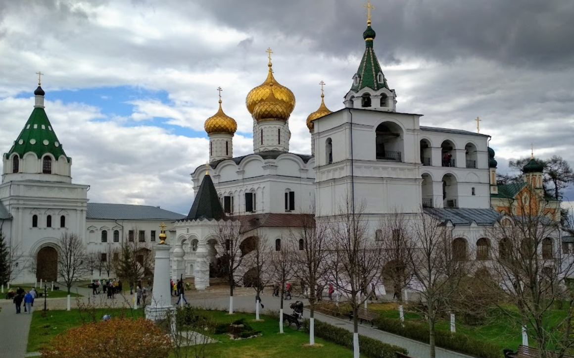 Ипатьевский монастырь отзывы. Ипатьевский монастырь Кострома. Ипатьевский мужской монастырь Кострома.