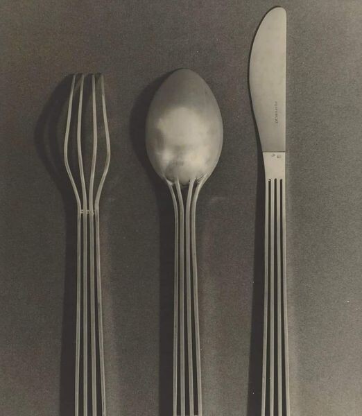 Geometric cutlery designs by Alain Carré. Iconic representations of the bold, visionary style of the 1970s. From Puiforcat’s archives
♦
https://www.facebook.com/dmitry.pilikin/posts/pfbid0xeWWEAPaaokCm5Pxi9CwpMAQYxgjm875HsuM6CVdgp5h2QPJ3PiuP7f1Rd9njzyPl