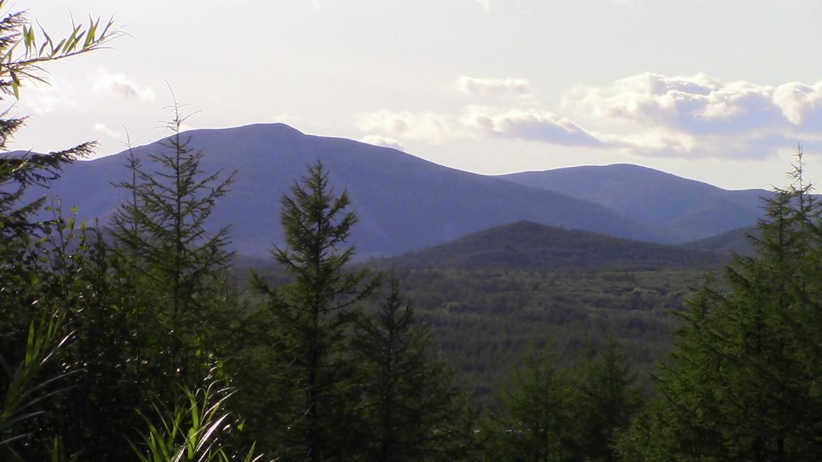 сопка "Сахарная головка" (14км. от Магадана, федеральная трасса "Якутск-Магадан").