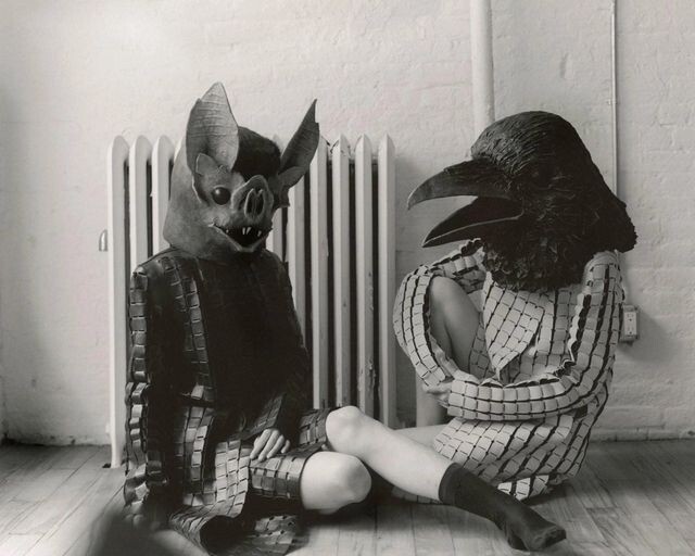 Я ворона, ты свинья... Что же делать нам тогда...; Это то ли голубь, то ли ворона... Ворона похожая на голубя...
♦
Jackie Kursel.
♦
https://www.facebook.com/permalink.php?story_fbid=pfbid0GQD4LnwZw8BNJCg31AYLknJ982zwMTvmHAY9mHm3oWLytA6HqrHbHZPjmW1pn4Ahl&id=100050323786854