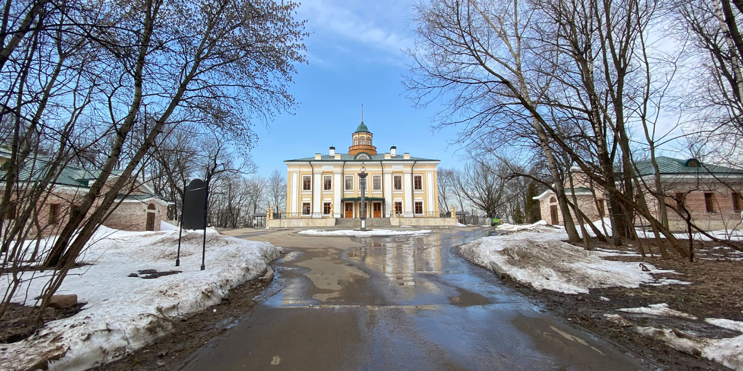 Весенняя прогулка по подмосковной усадьбе Нарышкиных и её история сквозь века