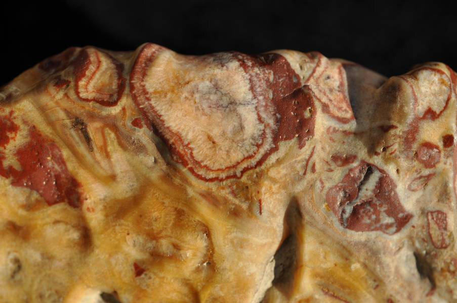 Переливт. Представьте, как он будет красив, если отполировать, в бусинах, в кулонах. Адрес владельца образца https://vk.com/id228152812