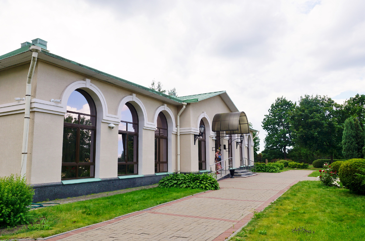 Экскурсионное бюро. Фото автора.