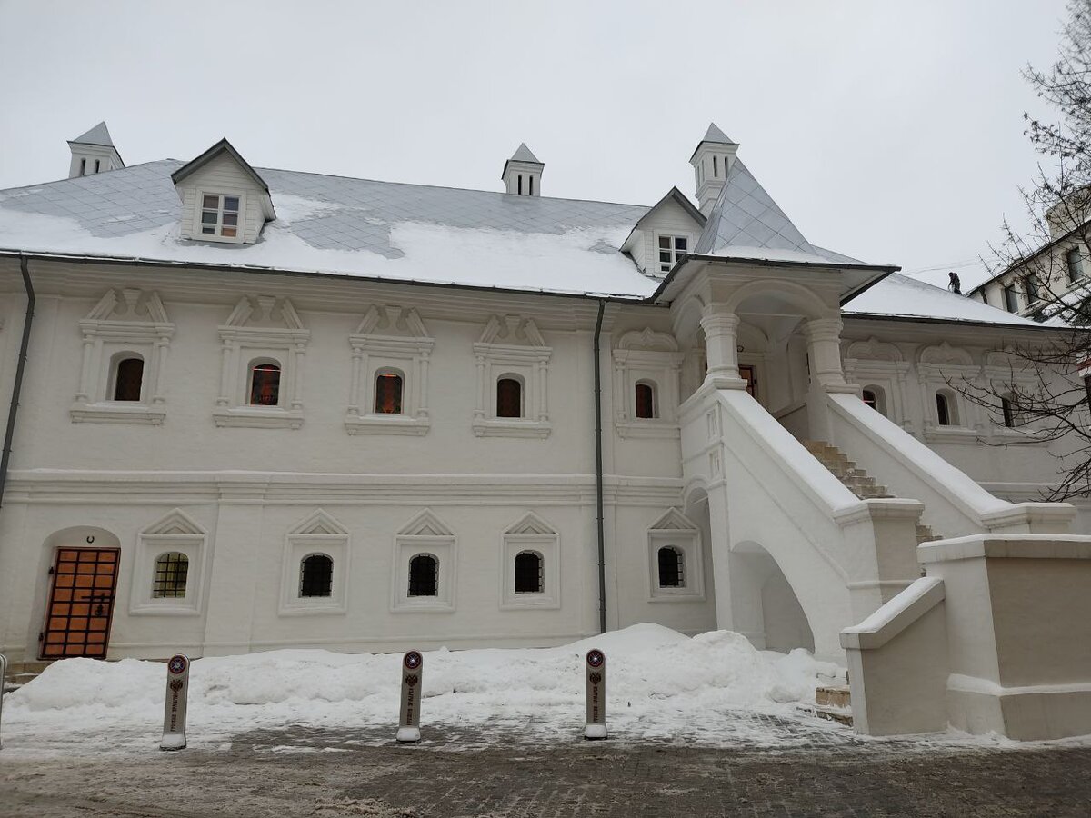 Тверское подворье на Кузнецком мосту.
