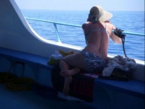 Я на Кипре. Морская прогулка .Видите шляпку? До сих пор ношу.