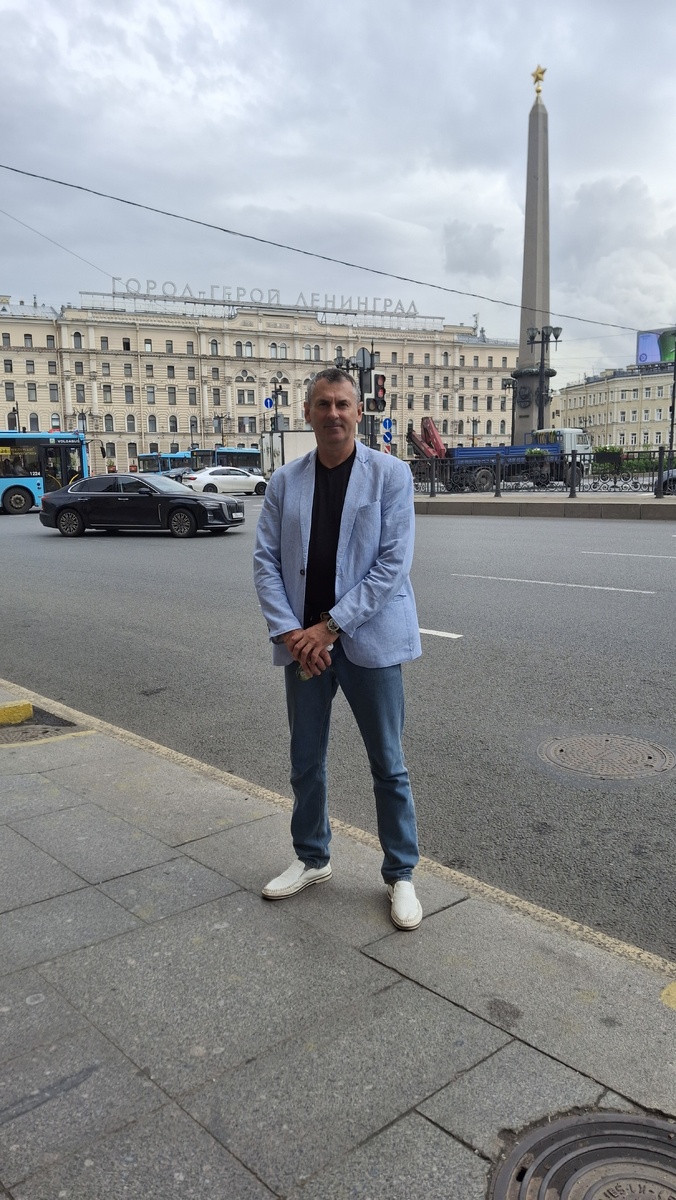 г. Санкт-Петербург. Площадь Восстания (фото автора).