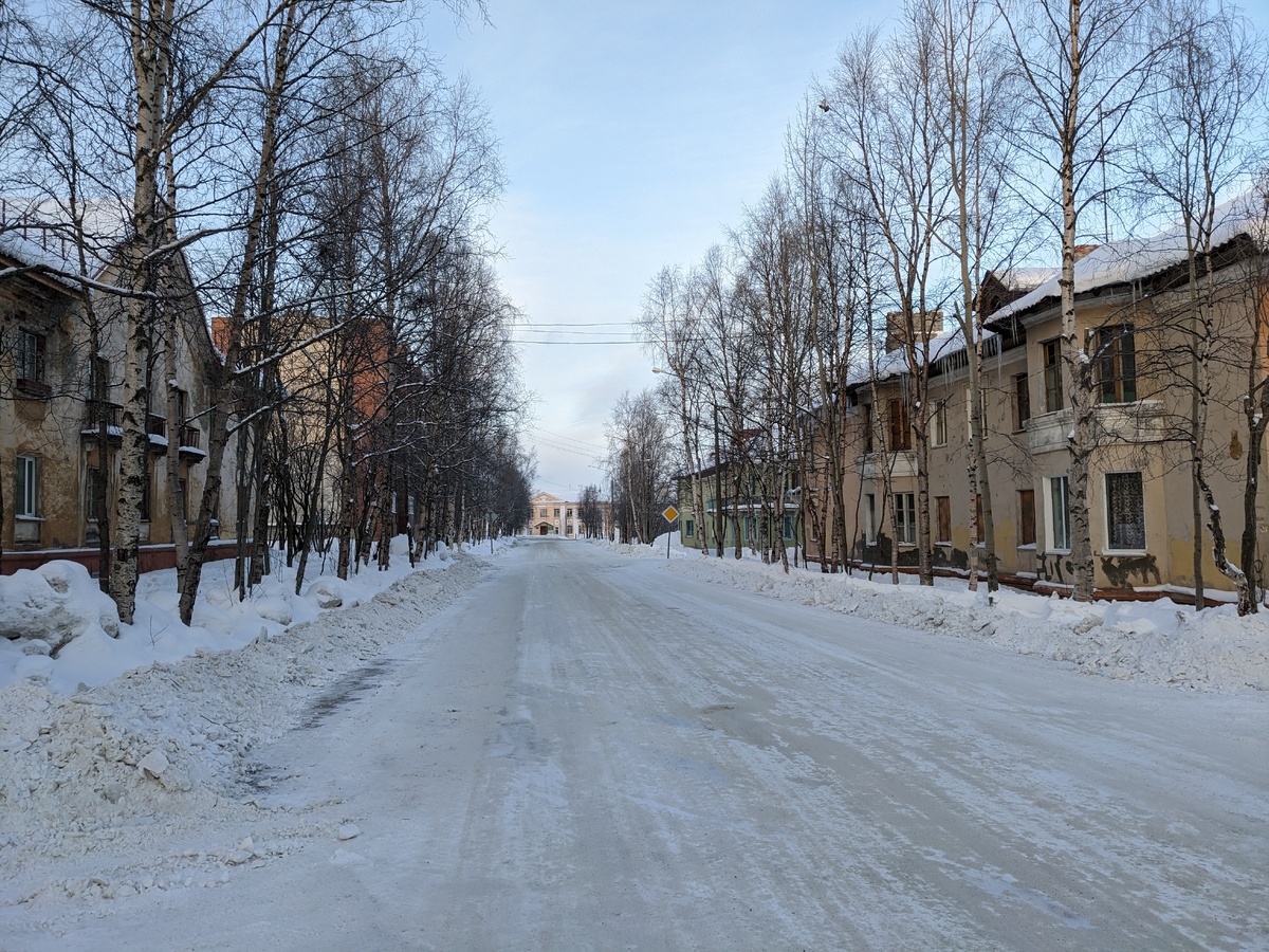 Улицами Оленегорска.