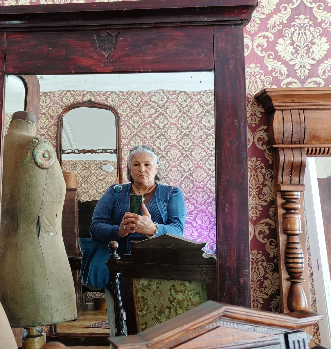 Селфи в зеркалах. Литературный квартал, 25.06.25 — бесплатно для пенсионеров. Фото автора