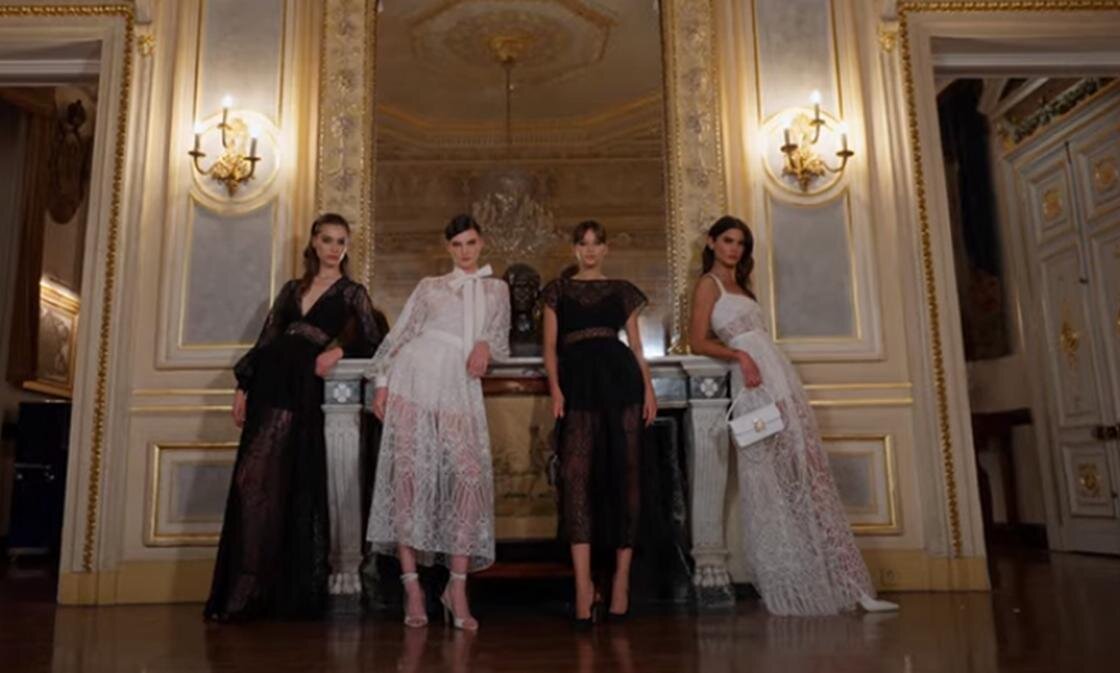    Черные и белые ажурные платья от ZUHAIR MURAD:YouTube/ZUHAIR MURAD