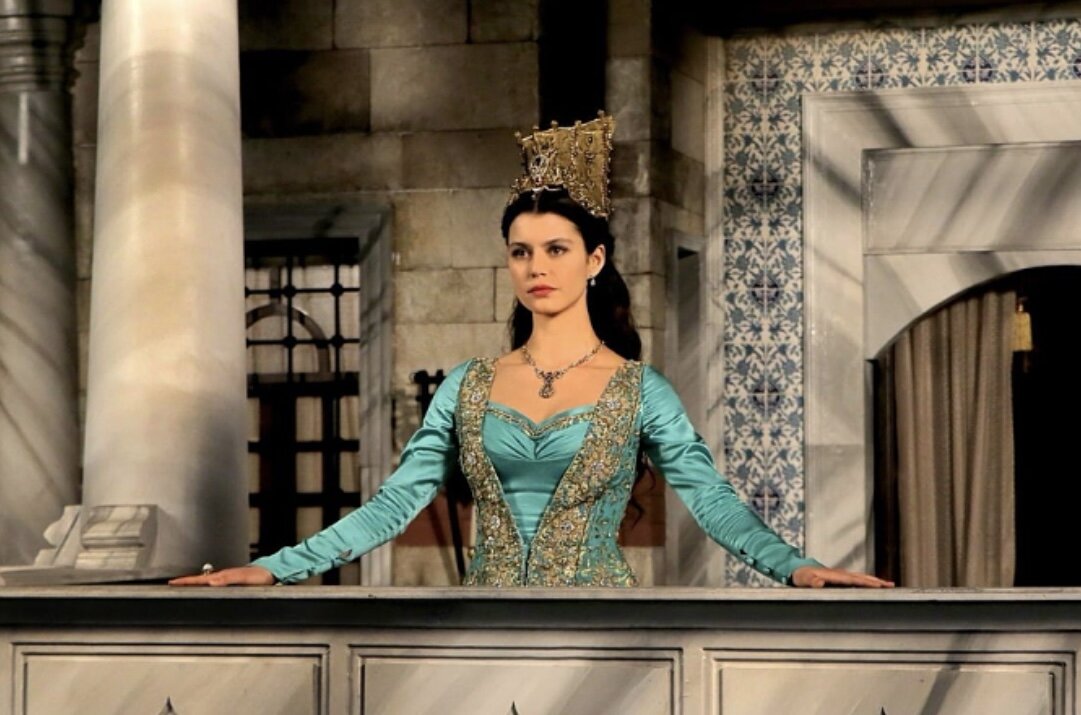 Берен Саат в роли Хасеки Кёсем Султан 