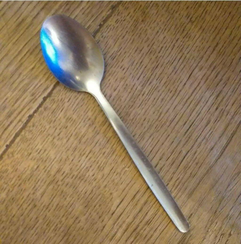 Какой стороной вверх лежит ложка на столе. 😂 https://www.facebook.com/groups/460551046024137/posts/1109557194456849/