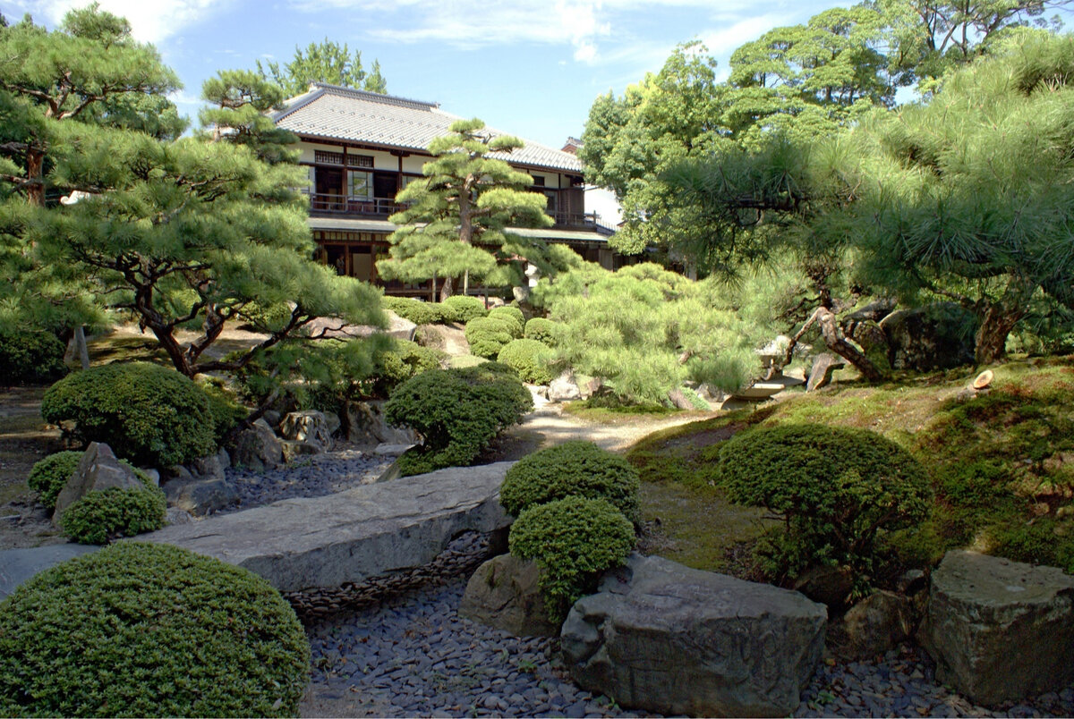 Nishiyama Onsen Keiukan