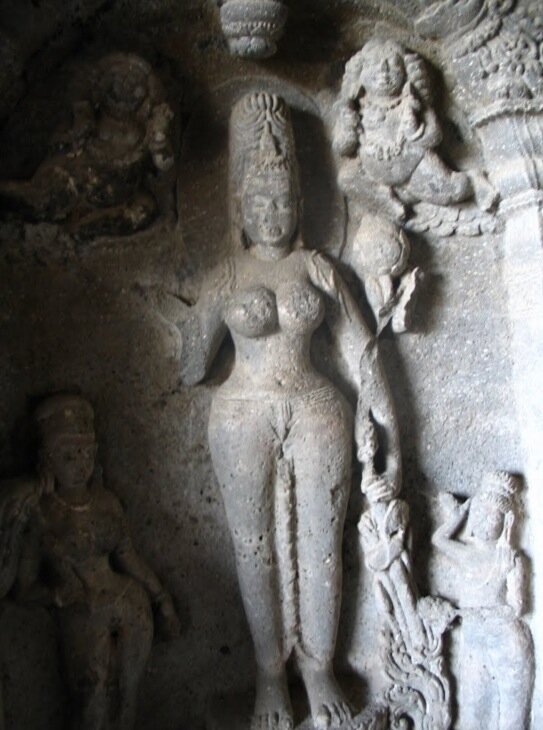 Настенный рельеф с изображением Тары в пещерах Эллора датируется VII веком. Это самое раннее известное изображение Тары. https://www.tsemrinpoche.com/tsem-tulku-rinpoche/buddhas-dharma/heroic-red-tara-suryagupta-lineage.html