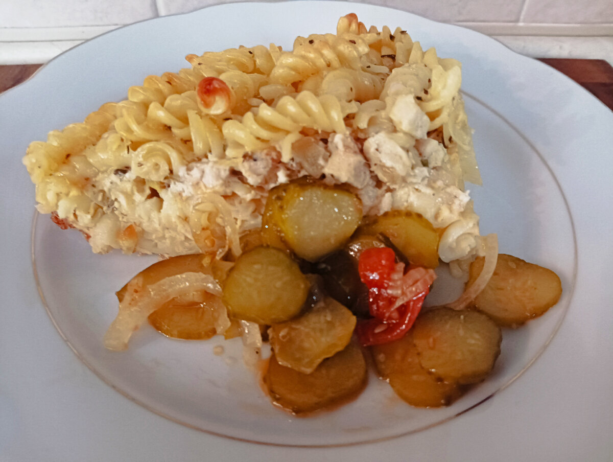 Запеканка с макаронами, фаршем и сыром