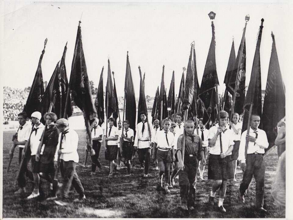 фото из архива Дома пионеров г. Каменки (листайте галерею)