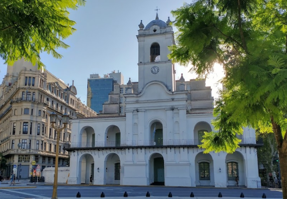 здание Кабильдо, площадь Майо, Буэнос-Айрес, авторский тур по Аргентине