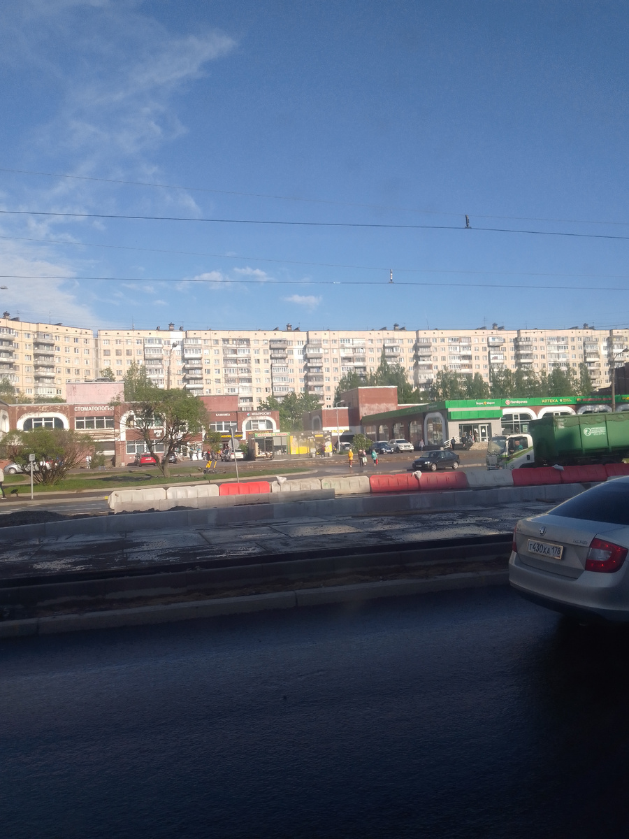 А здесь рамка для посадочной платформы пока строится 