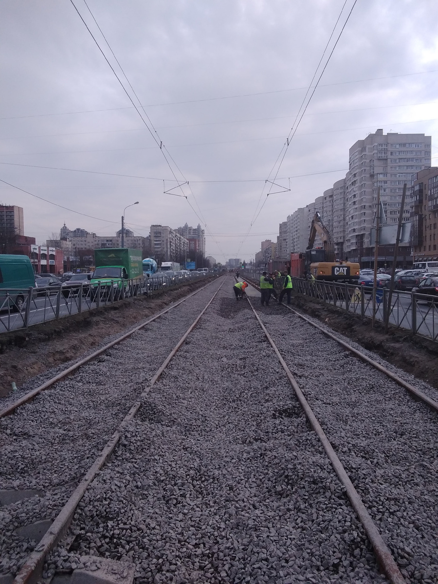 А с южной стороны уже появился гравий 