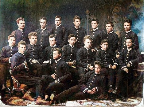 Уральское горное училище, выпуск 1876 года. А.К. Несмеянов во втором ряду, третий слева.