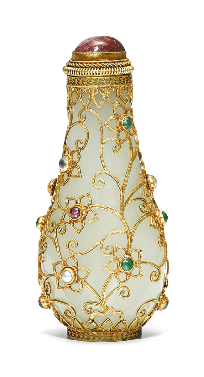 Флакон для нюхательного табака. Китай, династия Цин, XIX в. Онлайн-каталог аукционного дома Sotheby's. Эл. ресурс URL: https://www.sothebys.com/en/auctions/ecatalogue/2018/chinese-art-hk0803/lot.561.html