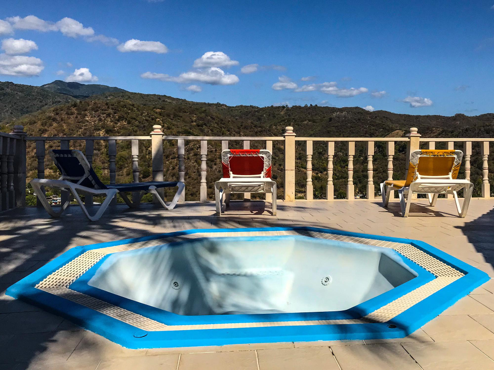 Бассейн на дачном участке