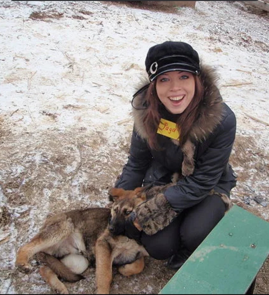 Это я 16 лет назад на своём тематическом Дне рождения с каким-то пёселем!