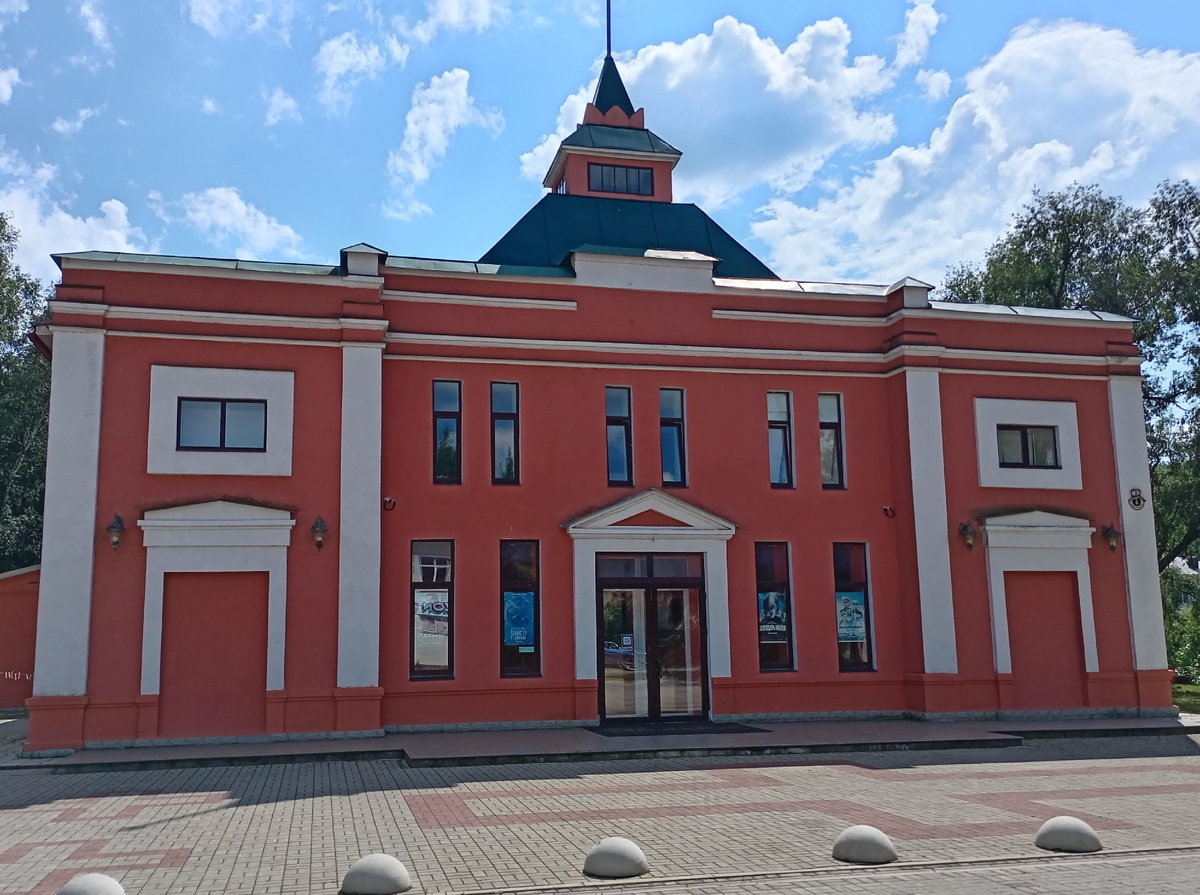 Кинотеатр в Осташкове