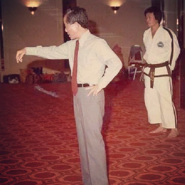 Справа Мастер Пак Дзюн Тэ, слева Президент ИТФ Чой Хон Хи.