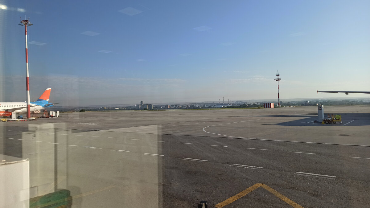 И перрон не особо занят...