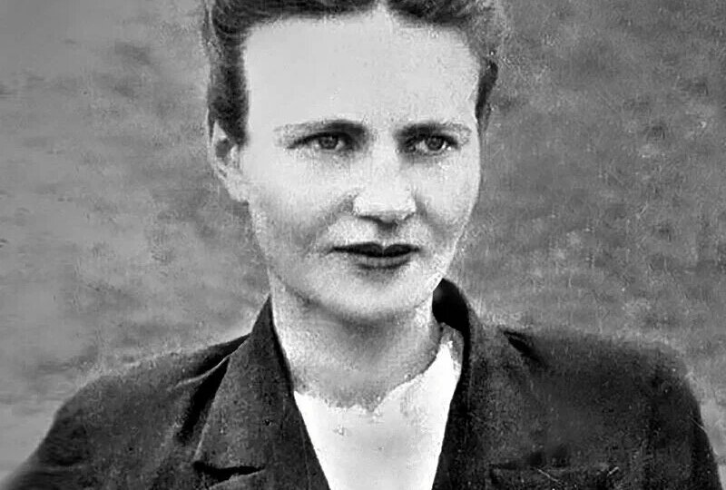 Девушка прикладом уложила 4-х фашистов. 16 пленила, еще 11 ликвидировала