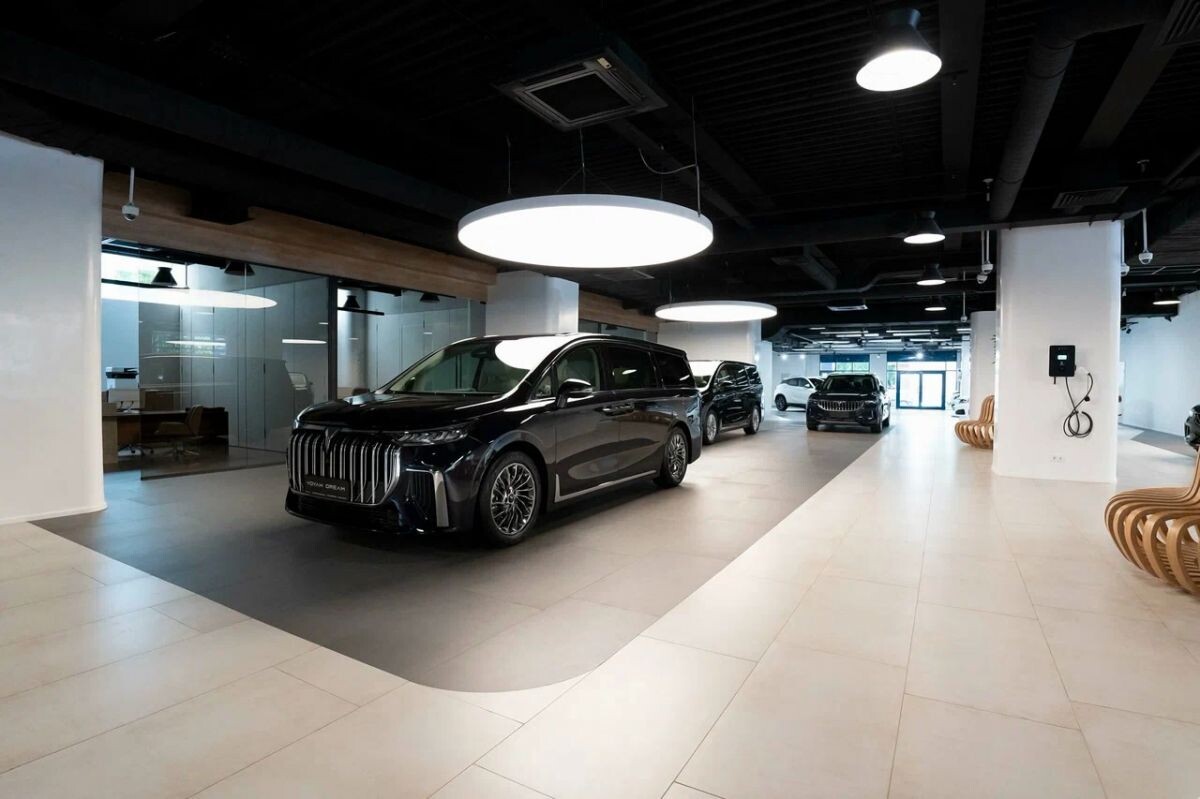 Покраска автосалона VOYAH