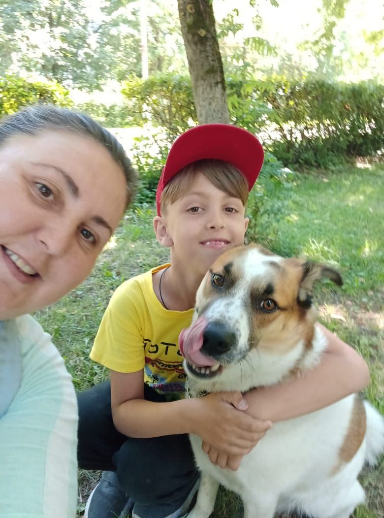 Адам. Давно дома