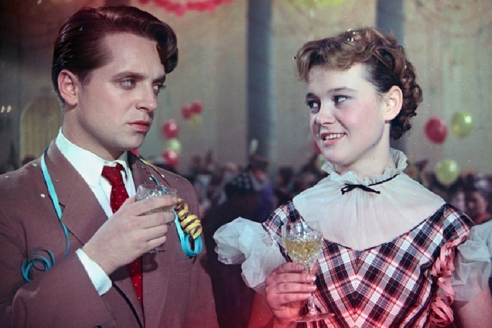 Юрий Белов и Людмила Гурченко в фильме "Карнавальная ночь" (1956).