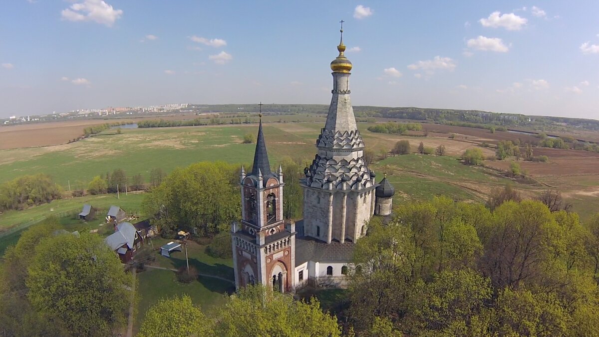 Село Остров в Подмосковье: отличный маршрут для прогулки в выходные |  Путешествия с БизнесБас | Дзен