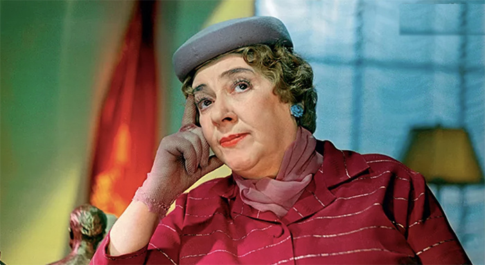 Кадр из фильма "Девушка с гитарой" (1958) 