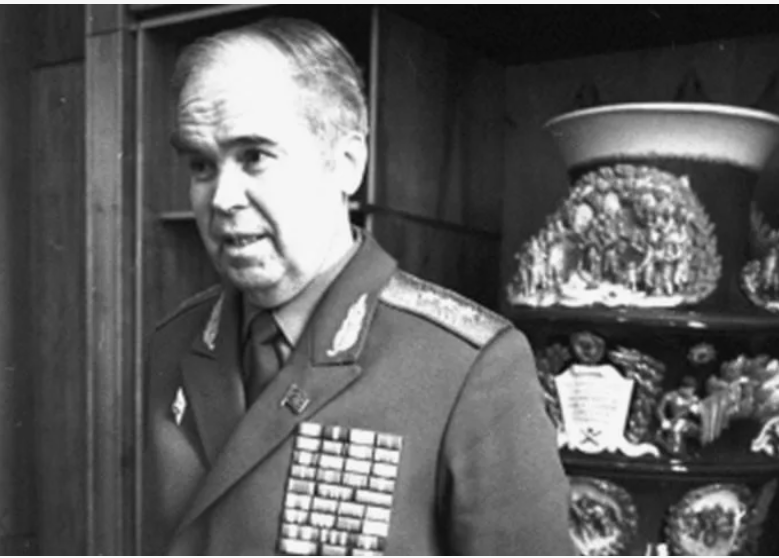 Д.А.Волкогонов (1928-1995). Источник - https://www.culture.ru/events/425515/kruglyi-stol-d-a-volkogonov-istorik-i-filosof