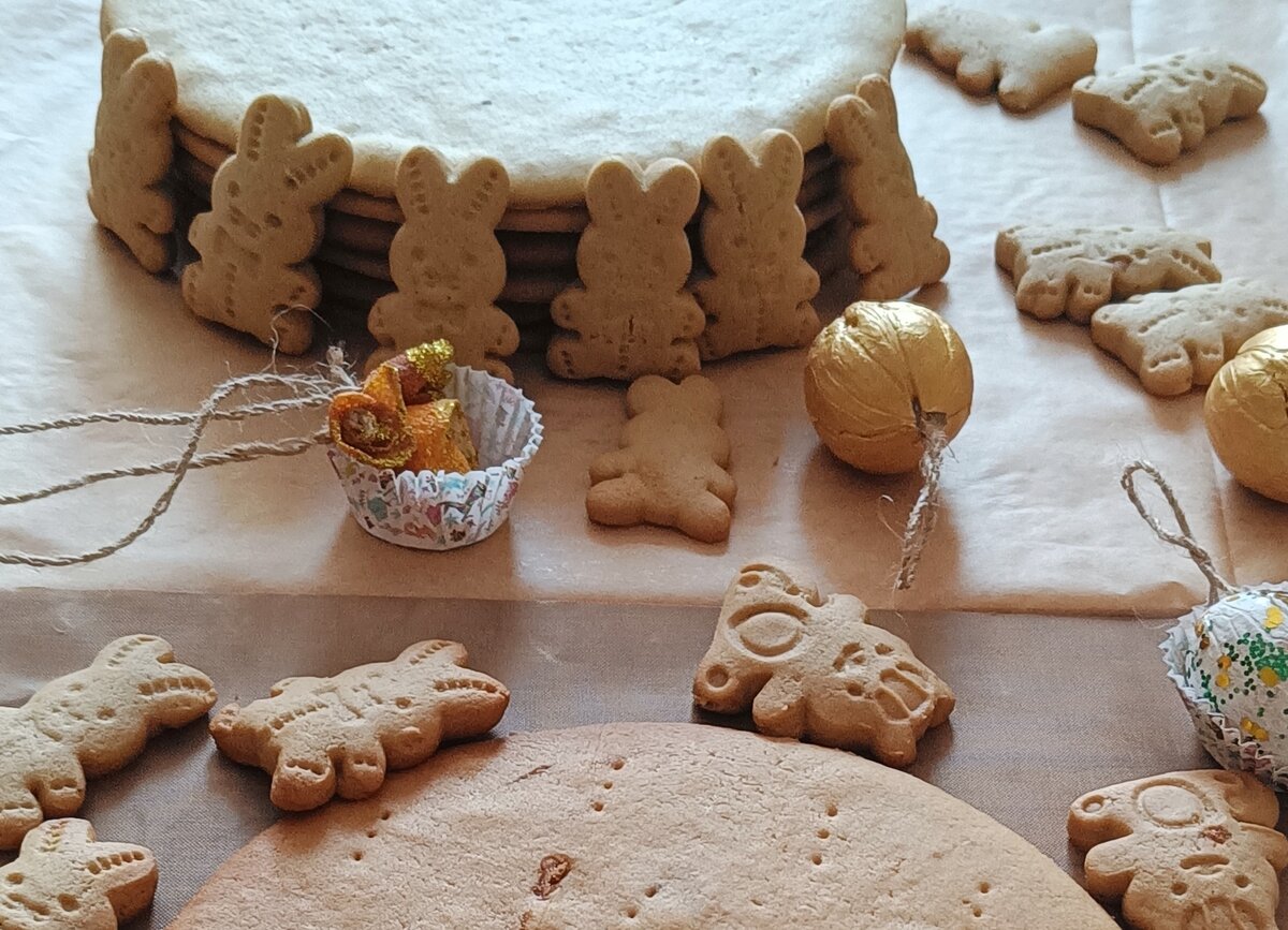 Медовик по семейному рецепту. Возможно, еще одна  «мадленка» для нашей семьи. 