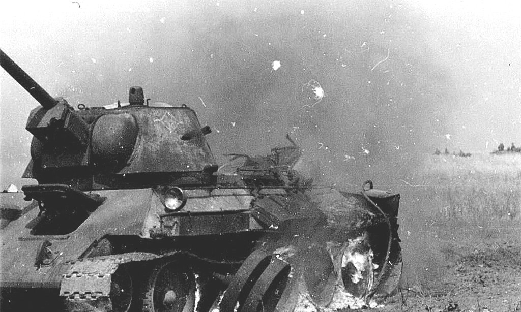 Уничтоженный танк Т-34-76.