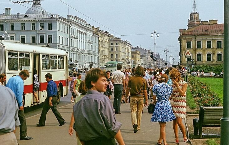  Мы рассмотрим поколение X - это родившиеся с 1965 по 1980 год. Западная теория социологов разделения возрастов на категории может быть не точной для России, но с общими исходными данными.-2